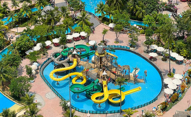 太陽世界水上樂園滑下去超爽！夏天來這裡玩到不想走